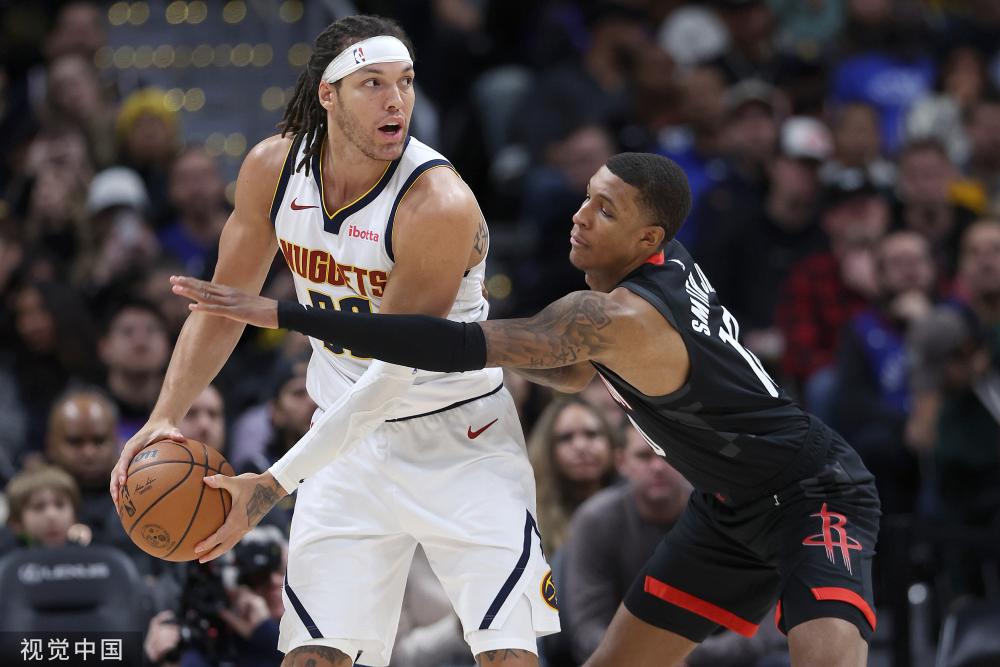 在篮板保护 在篮板保护